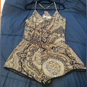 Bishop + Young Paisley Patterned Romper size small